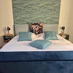 Pensión La Ferme De La Cour 3*